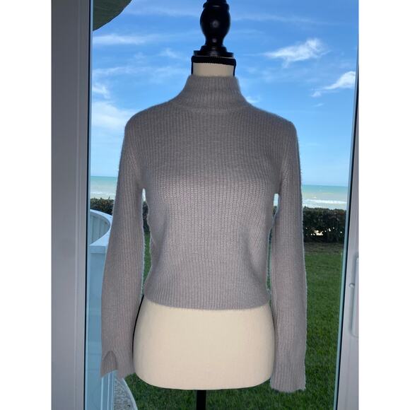 OLIVACEOUS Gray Knit Sweater Sz M - Picture 2 of 7